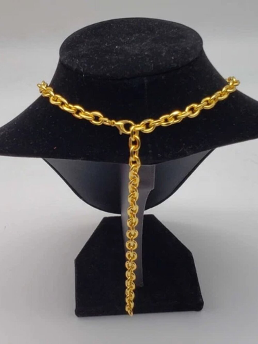 Gold-Plated Necklace with Authentic Louis Vuitton Padlock - Picture 7 of 9